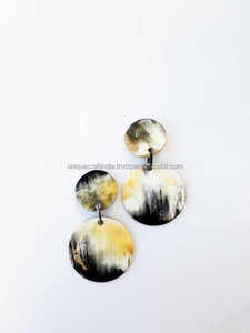 Pendientes Redondos Hechos a Mano con Cuerno de Búfalo Ecológico, Diseño de Arte Folclórico Animal, Joyería Natural Pulida para Accesorios de Moda - Product Image 3