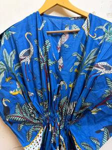 Robe longue décontractée en coton bleu à imprimé floral pour femme, manches chauve-souris, style safari, tenue de vacances, tunique d'été décontractée, coupe régulière, bohème - Product Image 3