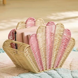 Cesta de almacenamiento infantil de ratán natural rosa con forma de concha, adorable cesta de almacenamiento hecha a mano para juguetes y decoración de habitación infantil. - Product Image 1
