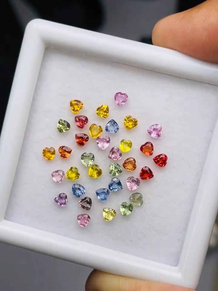 เขียว, ฟ้า/น้ำเงิน, เหลือง, ชมพู, แดง