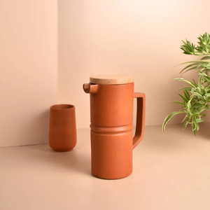 Carafe en terre cuite artisanale minimaliste et élégante + ensemble de 6 verres en argile pour votre maison/salle à manger et votre table - Product Image 3