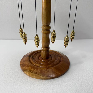 Pendentif de radiesthésie en laiton poli de qualité supérieure, écologique, en forme de goutte d'eau, pour la décoration intérieure, la guérison énergétique et le Reiki (vente en gros) - Product Image 1