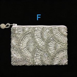 Petit portefeuille à monnaie brodé de perles artisanal, pochette zippée, accessoire de mode fait main pour femme, artisanat textile et de tissus - Product Image 3