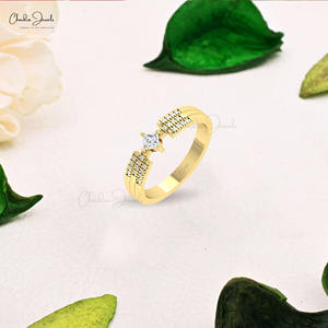 Proveedor genuino de anillos de compromiso con diamantes blancos de corte princesa de 3 mm, anillo delicado de oro sólido de 14 quilates para novia a un precio razonable. - Product Image 1