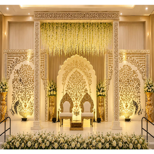 Magnifique toile de fond en panneaux miroir pour mariages en destination, scène à thème miroir pour mariage indien contemporain, pour la décoration de réception - Product Image 1