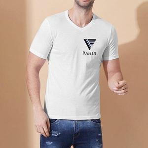 T-shirt imprimé pour homme en matière recyclée, encre à base d'eau, col en V, écologique, extensible, toucher doux, polyvalent - Product Image 1