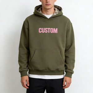 เสื้อฮู้ดดี้ผ้าเนื้อนุ่มสีเขียวมะกอกสำหรับผู้ชาย ซับในลายสก็อต พิมพ์ตัวอักษรสีชมพูตามสั่ง มีกระเป๋าเสื้อ แฟชั่นลำลองสไตล์สตรีทแวร์สำหรับใส่ทุกวัน - Product Image 4