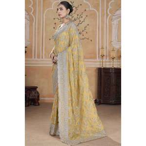Sari con Bordado de Hilo Zari y Trabajo de Diamantes de Fantasía, Ropa India y Pakistaní - Product Image 2