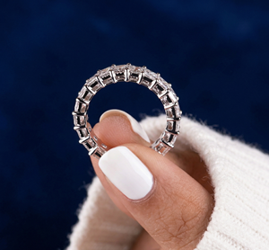 แหวนเพชรเลี้ยงในห้องปฏิบัติการแบบ Eternity คลาสสิก แหวนทอง 14K ทรง Princess Cut สำหรับงานแต่งงาน 3.50 กะรัต - Product Image 5