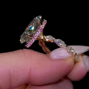 Bague de fiançailles en or 14 carats avec diamant ovale rose et halo caché pour femme, cadeau idéal pour un anniversaire ou la Saint-Valentin - Product Image 1