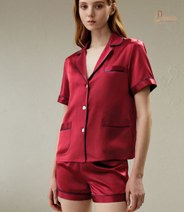 Conjunto de Pijama de Satén Rojo de Manga Corta para Mujer, 2 Piezas, Cuello Camisero, Botones al Frente, Ropa de Dormir Elegante, Estilo Veraniego - Product Image 1