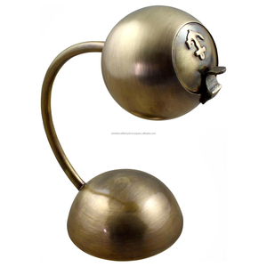 Cenicero de latón fundido de la mejor calidad, Cenicero de bolsillo pulido decorativo, regalo, ancla náutica grabada con tapa por Ambience Lifestyle - Product Image 6