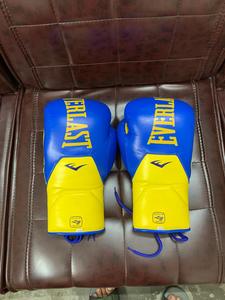 Guantes de Boxeo MMA Estilo Mexicano con Cordones, Azules y Amarillos, de Cuero Genuino, Transpirables, Personalizables, para Entrenamiento y Sparring, Venta al Por Mayor - Product Image 2