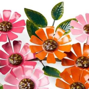 Guirnalda de metal con forma de mariposa arcoíris para montar en la pared exterior - Product Image 3