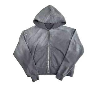 Sudadera con capucha gris para hombre, con cremallera, de algodón lavado a la piedra, felpa francesa, corte regular casual, con tachuelas, estilo urbano vintage. - Product Image 1
