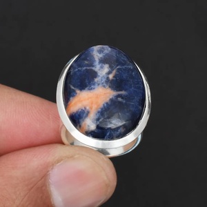 Bague artisanale en argent sterling 925 avec sodalite naturelle, toutes tailles, pierre précieuse bleue, bijou statement, bague bohème pour femme - Product Image 3