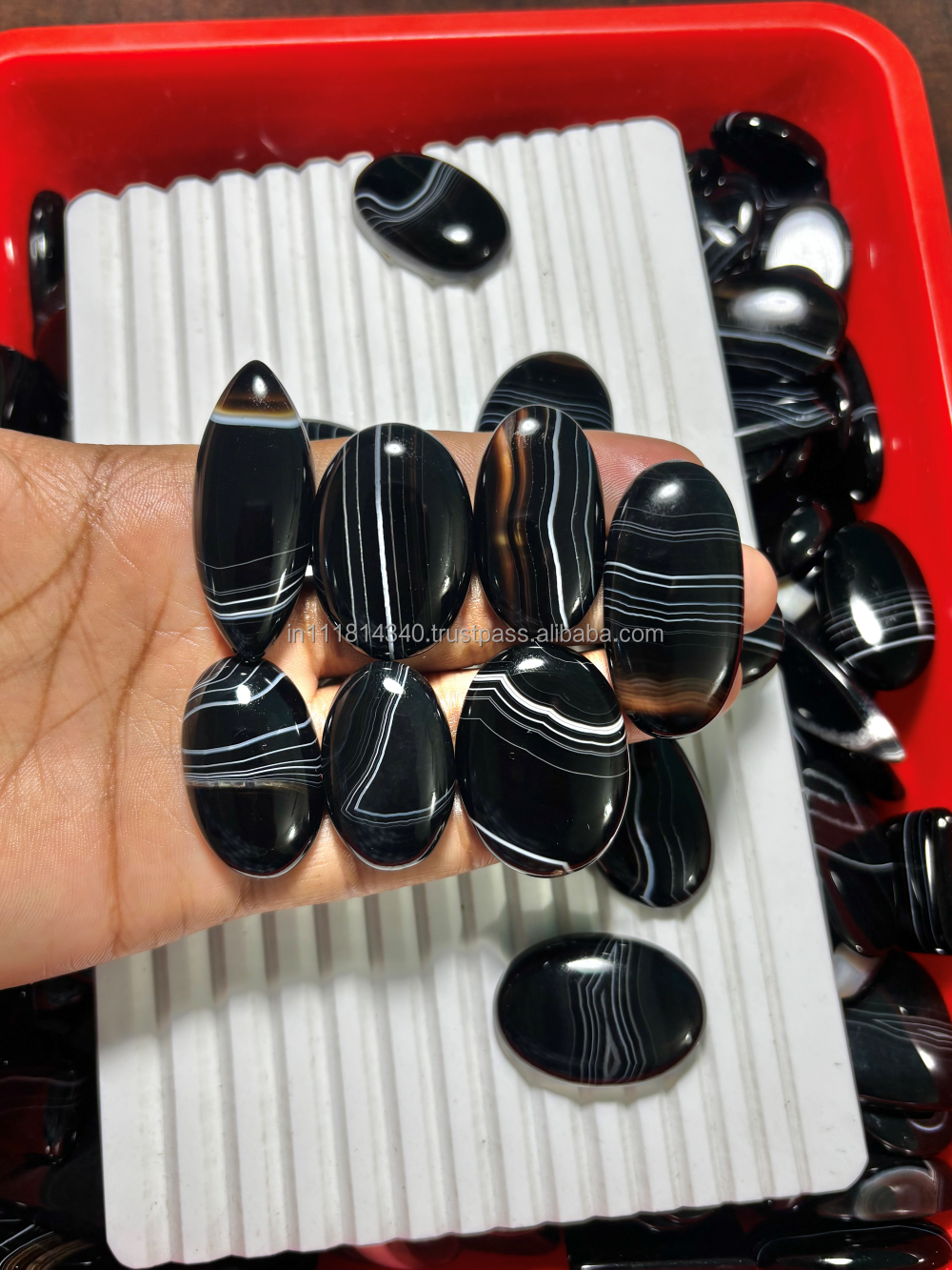 identique à l'image