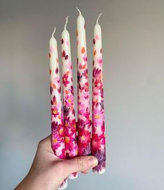 Ensemble de 4 bougies coniques artisanales Blossom Romance en cire de soja et de paraffine, parfumées à la lavande, sans fumée, florales, pour la décoration de Noël et l'hiver - Product Image 2