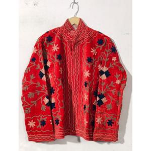 Elegante Chaqueta Roja con Cuello Mandarín, Manga Larga, Bordado Floral a Mano, Abrigo de Algodón para Mujer, Estilo Invernal, Venta al Por Mayor - Product Image 1