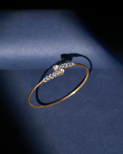 Brazalete Azul Elegante y Contemporáneo, Brazalete de Diseño Ajustable, Accesorio de Joyería de Moda para Mujeres y Niñas - Product Image 3