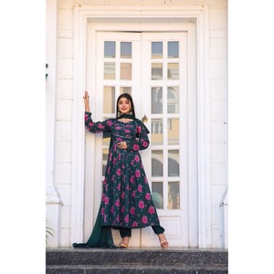 ชุดราตรีพิมพ์ลายสำหรับงานดีไซน์เนอร์มีลายคอผ้าด้านล่างพร้อมพิมพ์ลาย - Product Image 2