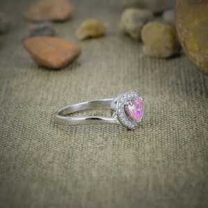แหวนเงินแท้ 925 ประดับคุนไซต์สีชมพูธรรมชาติ ตกแต่งด้วยเพทายสีขาว งานแฮนด์เมด เครื่องประดับอัญมณีชั้นดี ของขวัญ - Product Image 3