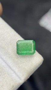 Émeraude naturelle certifiée du Zambie, taille octogonale, pierre à bon lustre, pierre précieuse en vrac pour la fabrication de bijoux 2.00 - Product Image 2