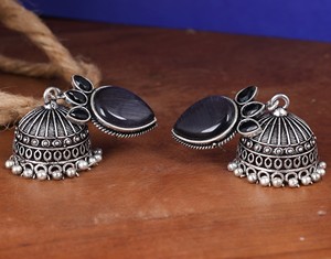 ต่างหูหินสีดำของ Jhumka สำหรับผู้หญิงออกซิไดซ์สีเงินผู้ผลิตเครื่องประดับแฟชั่นแนวโบโฮ - Product Image 6