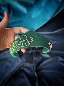 Serre-tête de luxe blanc noué avec broderie de perles en forme de cœur or et rose, style turban pour femme, accessoire de cheveux pour soirée - Product Image 3