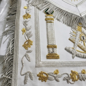 Tablier maçonnique personnalisé brodé, forme carrée, symbole de l'Œil Tout-Voyant, franges dorées, insignes de loge maçonnique, badge à coudre, cérémoniel - Product Image 5