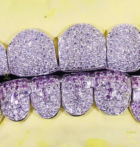 Grillz personnalisé en argent sterling 925 avec motif nid d'abeille, serti de diamants Moissanite VVS, testé et approuvé - Product Image 2