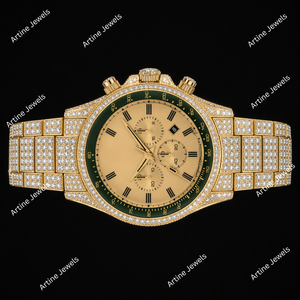 Reloj de Lujo con Esfera Redonda Estilo Cronógrafo, Tono Dorado, Esfera Verde, Cristales, Números Romanos y Ventana de Fecha - Product Image 2