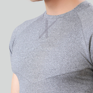 เสื้อยืดกีฬาผู้ชายผ้าฝ้ายถัก 100% สกรีนโลโก้ตามสั่ง แห้งเร็ว พร้อมแถบสะท้อนแสง สำหรับฟิตเนสและกีฬา ขายส่ง - Product Image 5
