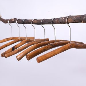 Porte-vêtements et cintres en branches de bois naturel, organisateur de rangement de placard rustique de luxe pour la décoration intérieure, vente en gros - Product Image 1
