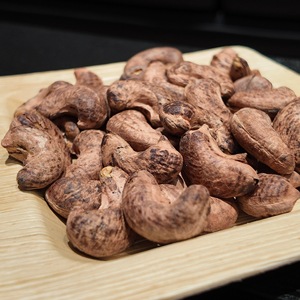 Noix de cajou bio torréfiées et salées de qualité supérieure WW450 d'Afrique, prix compétitif, OEM/ODM disponible, haute qualité du Vietnam, certifiées USDA - Product Image 6