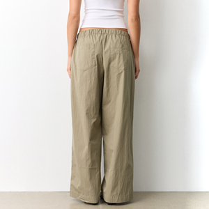 Vêtements pour femmes grandes tailles, pantalons amples, nylon de qualité supérieure, pantalons de course amples et confortables, pantalons de yoga décontractés kaki pour femmes - Product Image 2