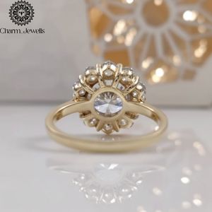 Bague de fiançailles en moissanite pour femme Charm_Jewells, coupe coussin, style fleur, plaqué or 18 carats, design classique, certifiée IGI - Product Image 3