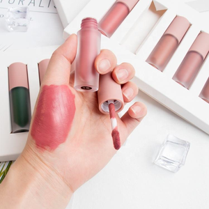 ชุดลิปสติกเนื้อแมทกันน้ำ ติดทนนาน สีนู้ดแดง รับผลิตแบรนด์ส่วนตัว - Product Image 3
