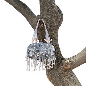 Bolso de Mano de Cuero Genuino Impermeable con Cierre de Cremallera para Bordado, Ideal para Fiestas de Chicas, Hecho en India - Product Image 6