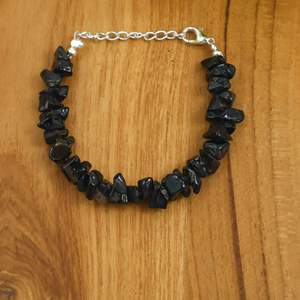 Pulsera de cuentas de piedra negra natural con baño de plata, estilo clásico unisex. - Product Image 1