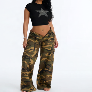 Crop top femme en coton extensible doux, coupe ajustée, style streetwear, avec logo en strass et imprimé étoiles, personnalisable en gros - Product Image 4