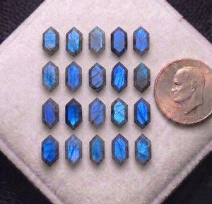 Hermosa Labradorita, Gema Natural con Destello Azul, 8x12mm, Corte Octogonal Alargado, Piedra Suelta para Anillos y Colgantes - Product Image 2