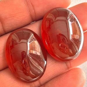 พลอยเฮสโซไนต์การ์เนตทรงรีแบบคาโบชองขัดเงาคู่หนึ่งพร้อมประกายรุ้ง - Product Image 4