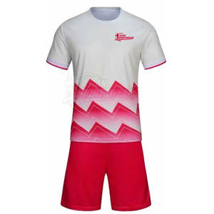 Tenue de football d'équipe personnalisée, dernière conception, sublimation respirante, service OEM, vêtements de sport haut de gamme - Product Image 2