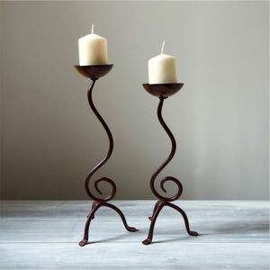 Support de bougie en métal vintage de luxe, grand chandelier en fer forgé en spirale, fournisseur en gros pour la décoration de tables d'hôtel et de mariage - Product Image 1