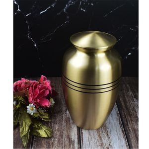 Urne funéraire souvenir pour les cendres humaines-fabriquée à la main en laiton et gravée à la main convient à une petite quantité de restes incinérés par AYAANS - Product Image 2
