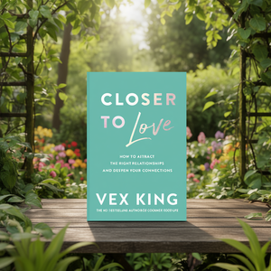 Plus proche du amour par l'auteur Vex King, impression de livre broché personnalisé à couverture souple - Product Image 2