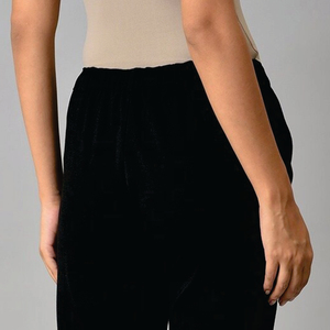 Pantalones Culottes Negros para Mujer, Cintura Media, Cierre Elástico, Color Sólido Informal, Largo hasta la Pantorrilla, con Bolsillos, Logotipo en la Pierna Derecha - Product Image 6