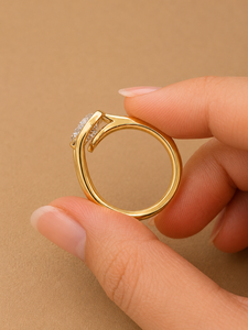 Anillo de Compromiso Solitario de Diamante Cultivado en Laboratorio de 1 Quilate con Corte Trillón, Oro de 14k, Certificado IGI, Anillo de Boda Moderno Chapado en Oro - Product Image 3