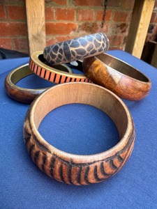 Bracelets en bois poli faits à la main, couleur naturelle, écologiques, tendance, modernes, bijoux de luxe pour femmes, biologiques - Product Image 5